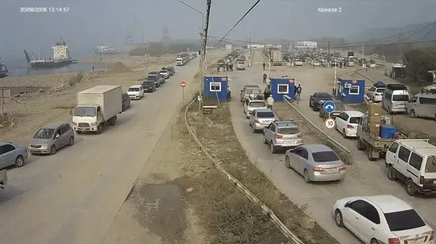 ❗️🛟 Началась погрузка на переправах в Якутске, Нижнем Бестяхе, Кангалассах, Соттинцах,...
