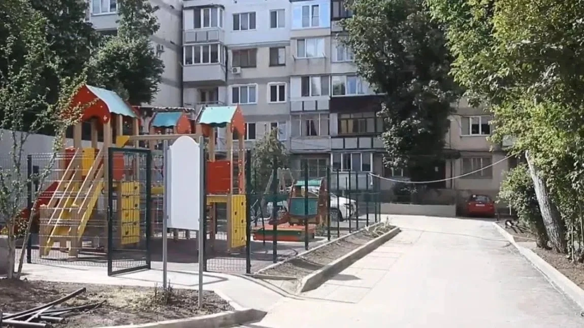 ⚒️ В Симферополе благоустраивают 10 дворов