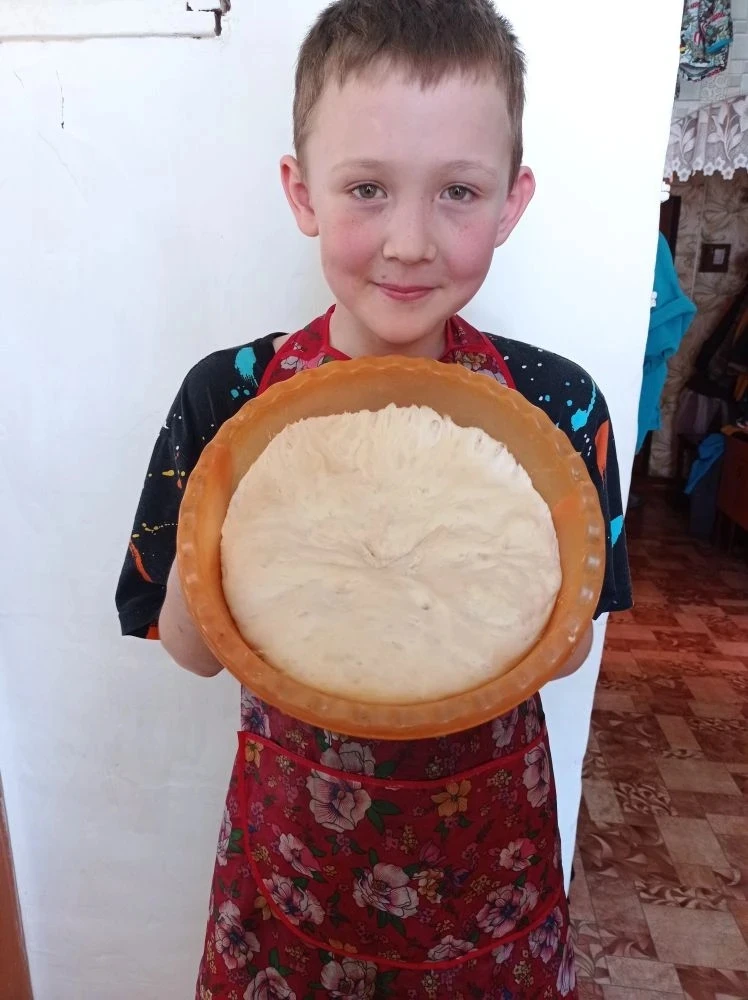 Ученик 4"А" класса  Танаев Максим с пользой проводит время на каникулах, участвуя в фестивале Русско