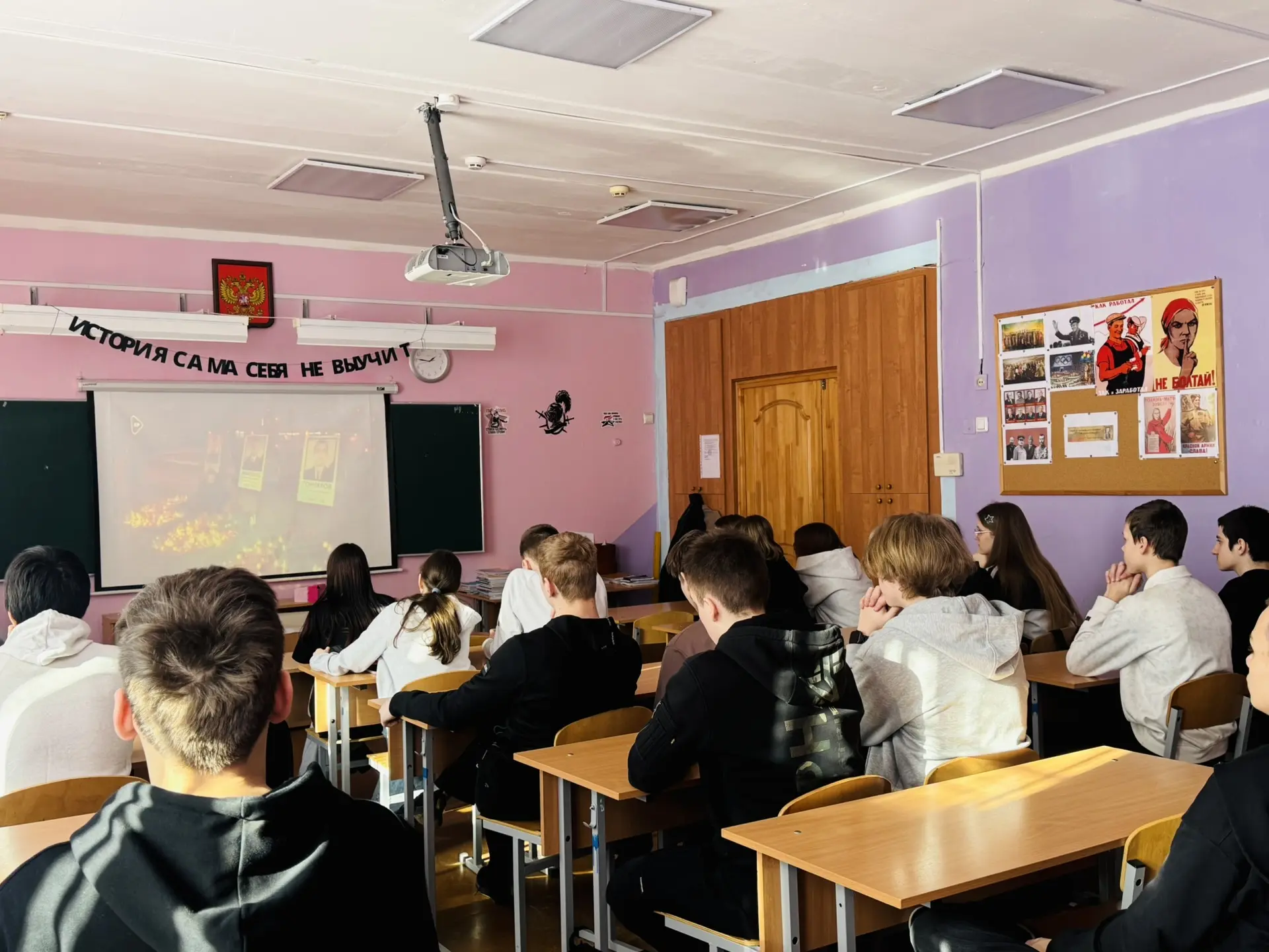 🇷🇺 Крым и Россия: 12 лет вместе!  18 марта наша страна отмечает знаковую дату новейшей истории — Ден