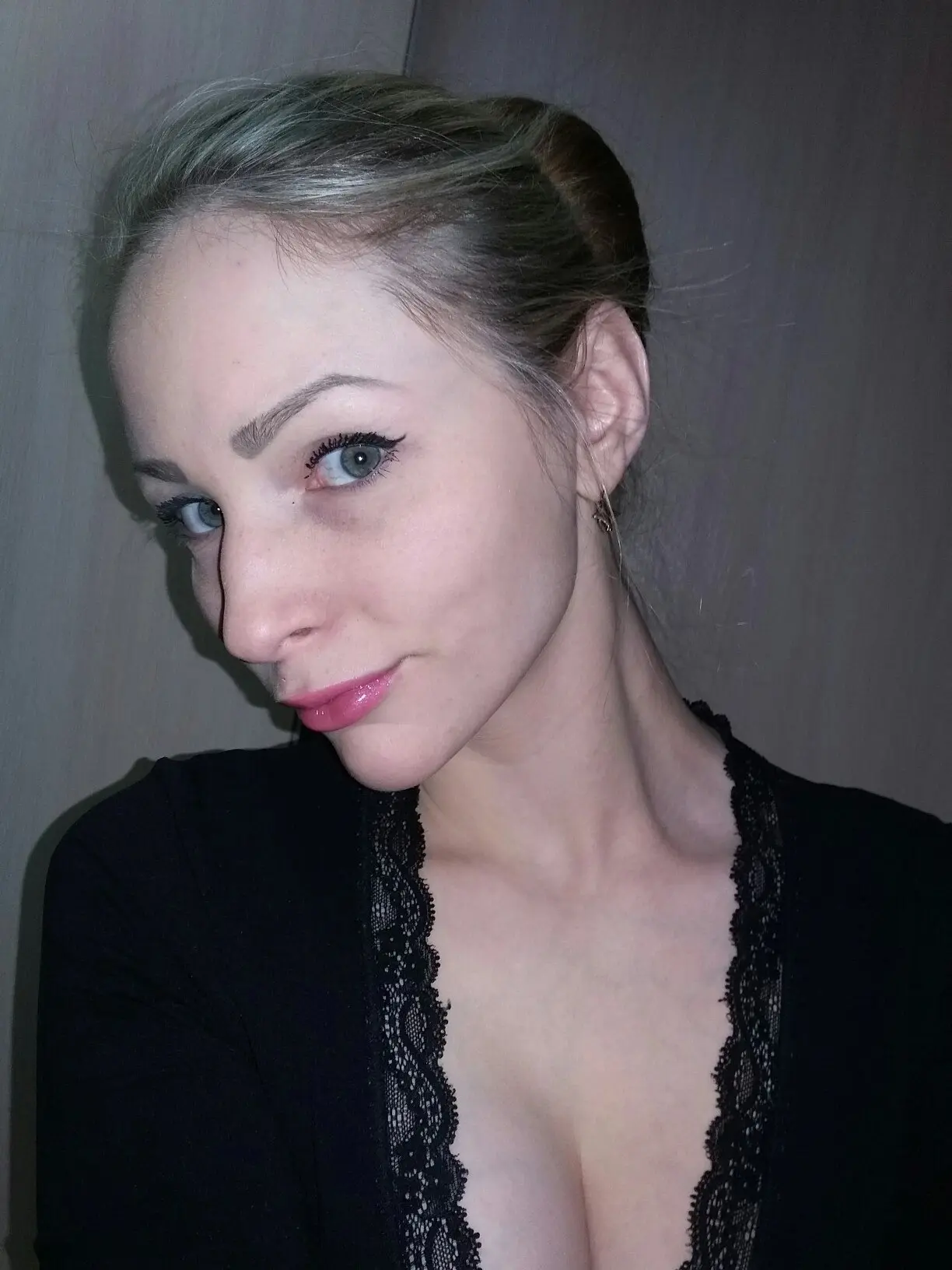 Ну что, дальше старые фотографии. Здесь мне 23-24 года.

Господи, как же я благодарна себе, что когд