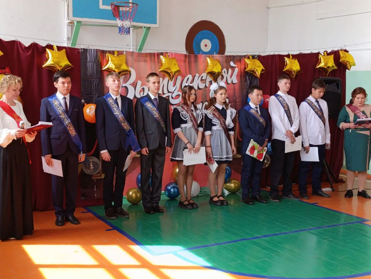 С последним звонком, наши дорогие выпускники! 🔔