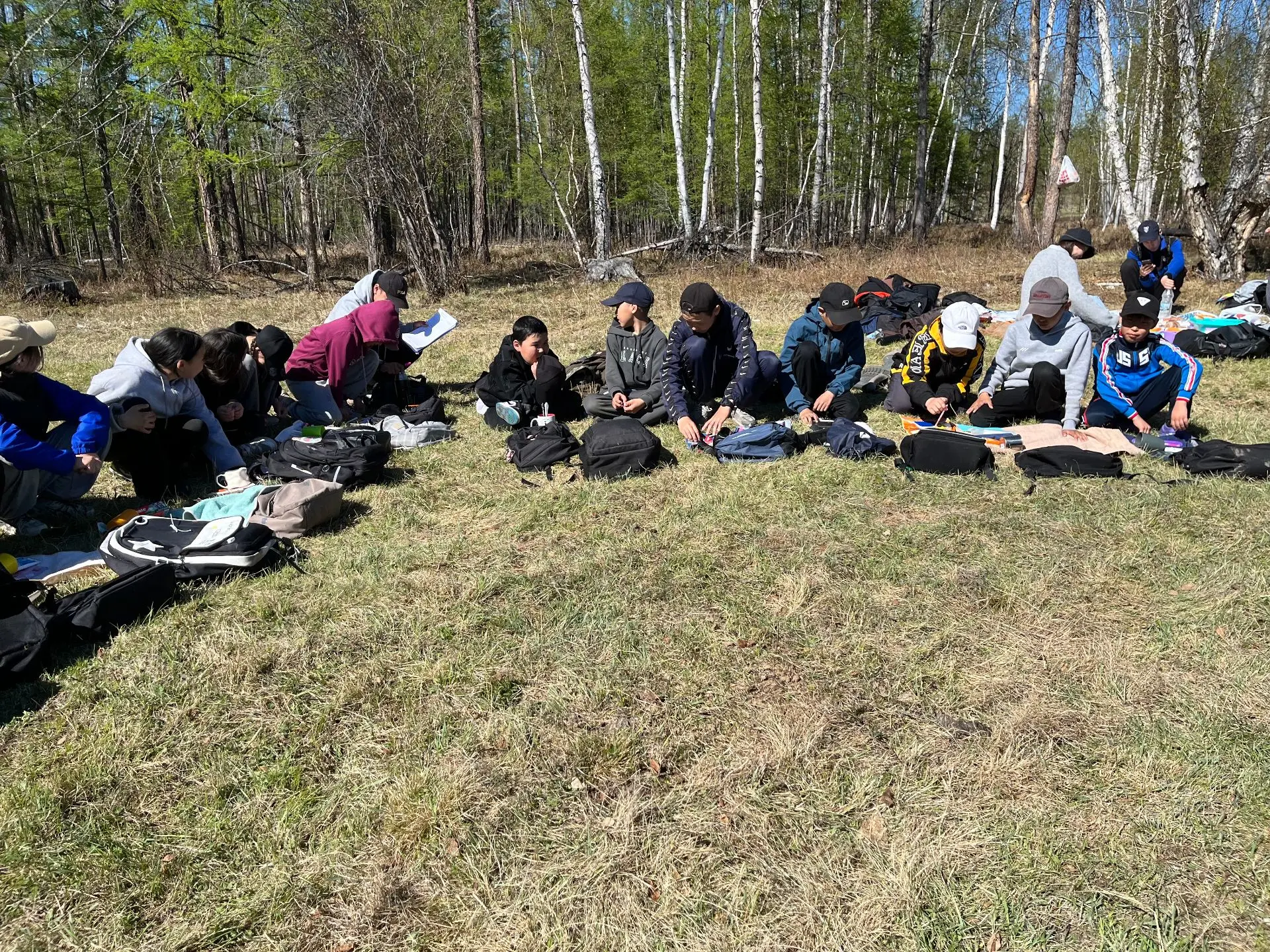 🏕️ В школе прошёл общешкольный туристический слёт «Юные туристы — 2026»