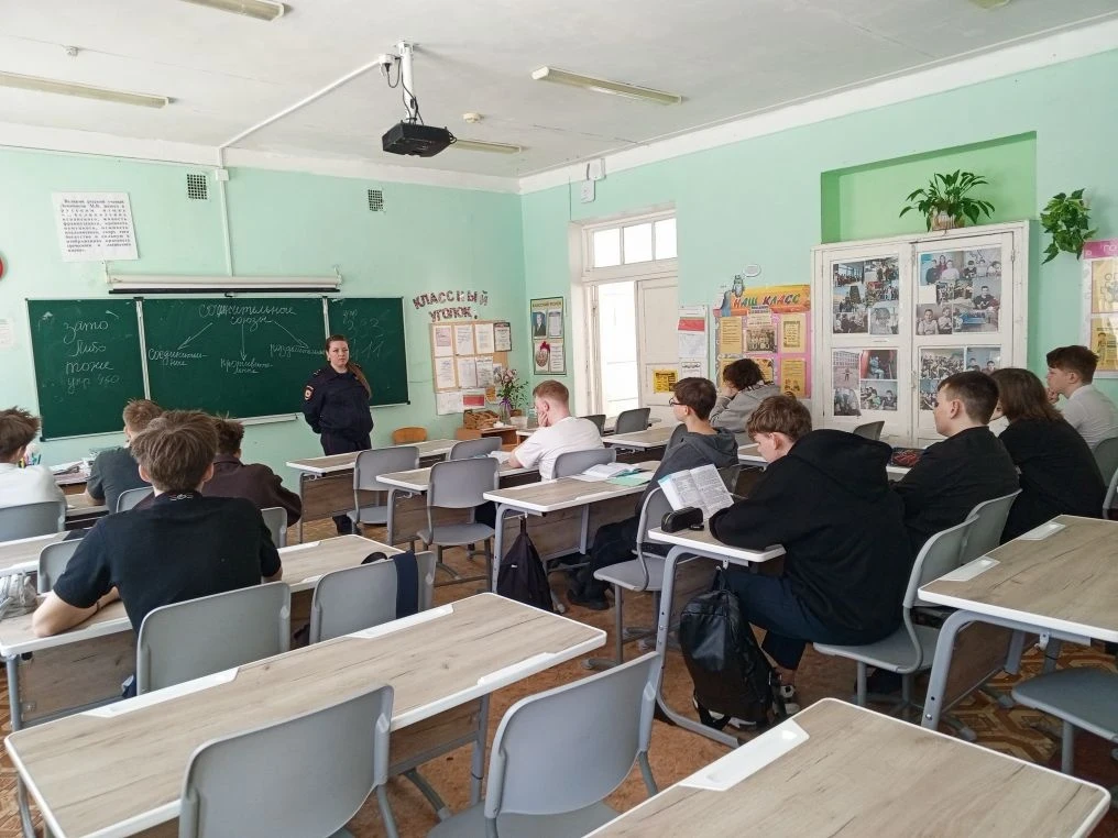 23 марта в нашей школе ,в 3 корпусе,в 5-9 классах, были проведены беседы  по безопасности жизнедеяте