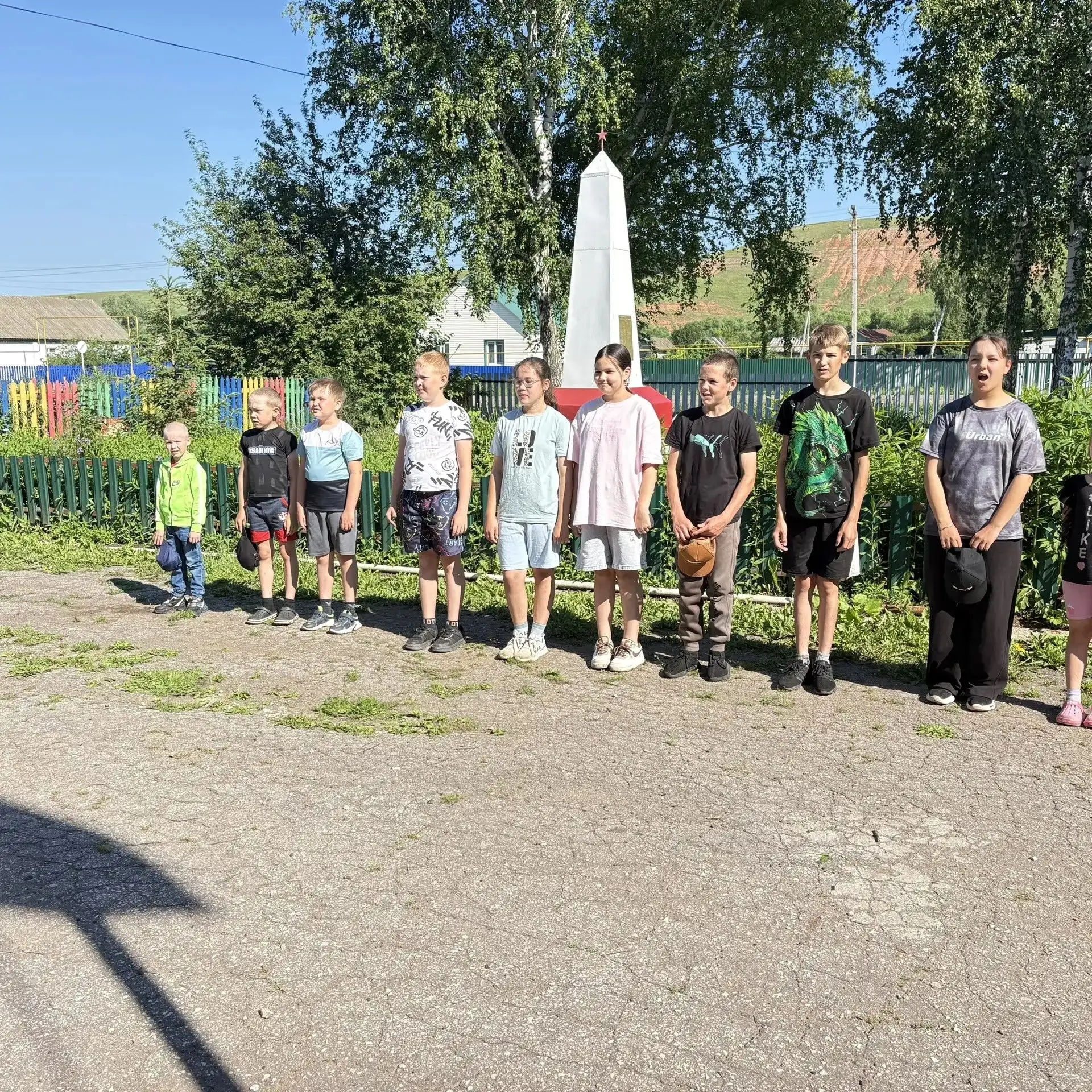 Сегодня 12-ый день в лагере  начался с важного и трогательного момента — совместного исполнения Гимн