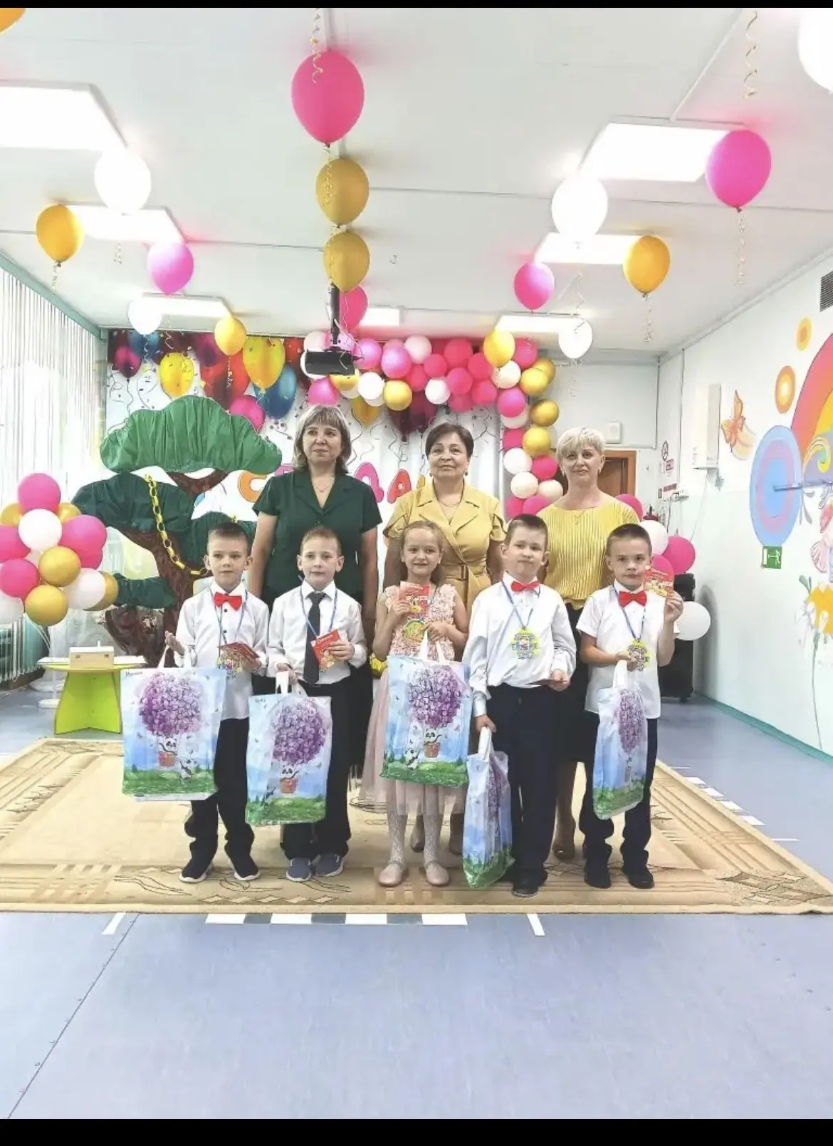 Вчера прошёл выпускной еще у одной группы нашего детского сада
