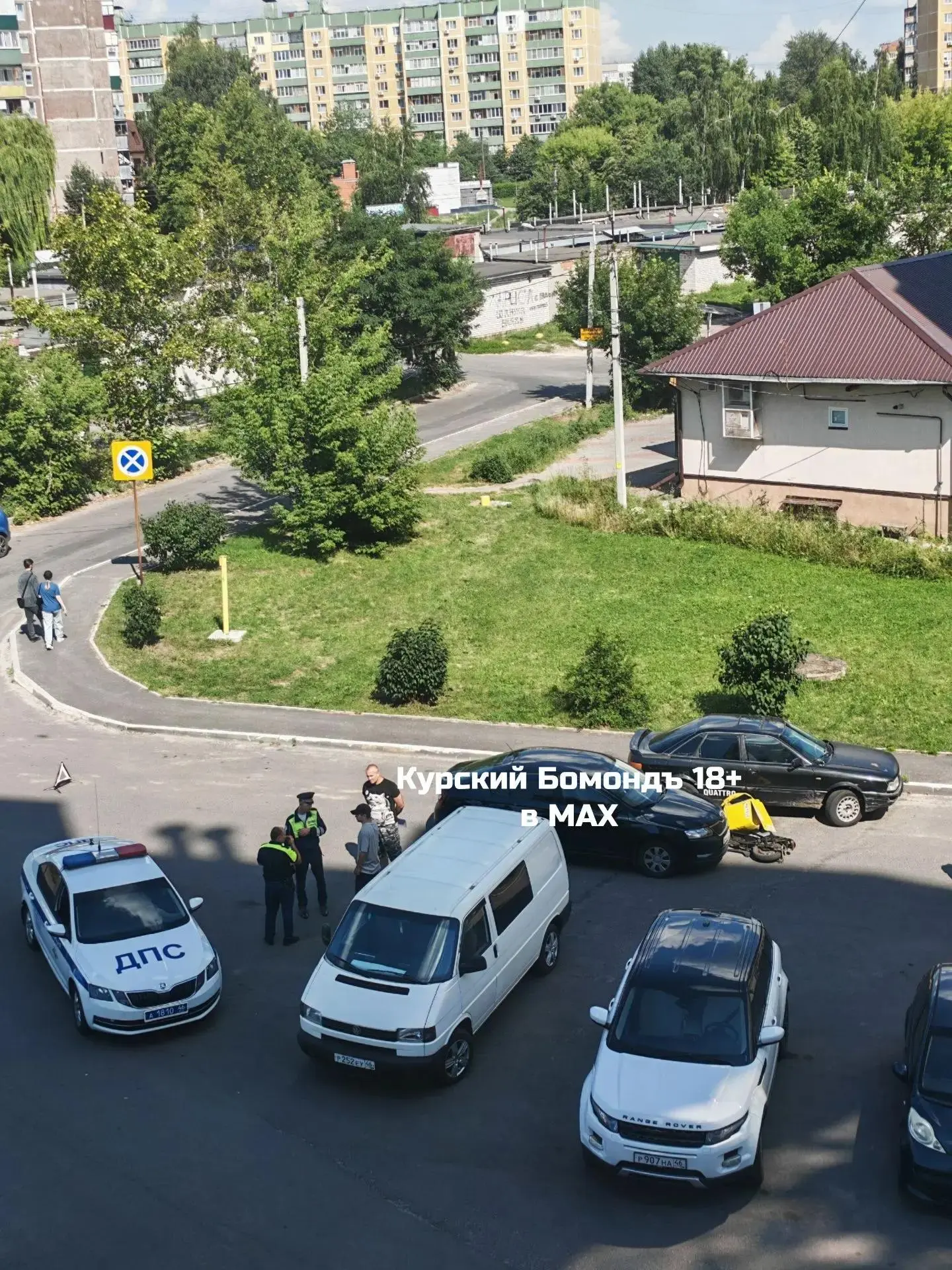 В Курске на Майском бульваре сбили доставщика