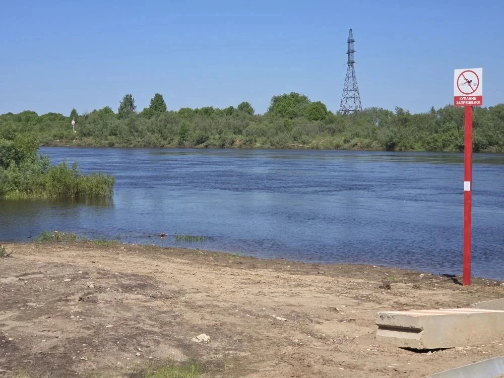 Контроль за посещением детьми водоёмов ведётся в течение всего летнего периода,в любую погоду. На еж