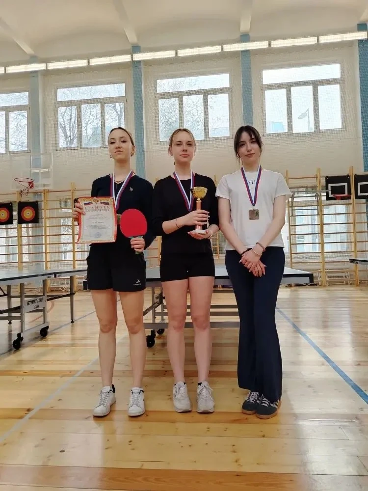 🥉Наши ученицы 10 класса завоевали 3 место на соревнованиях по настольному теннису в рамках районного