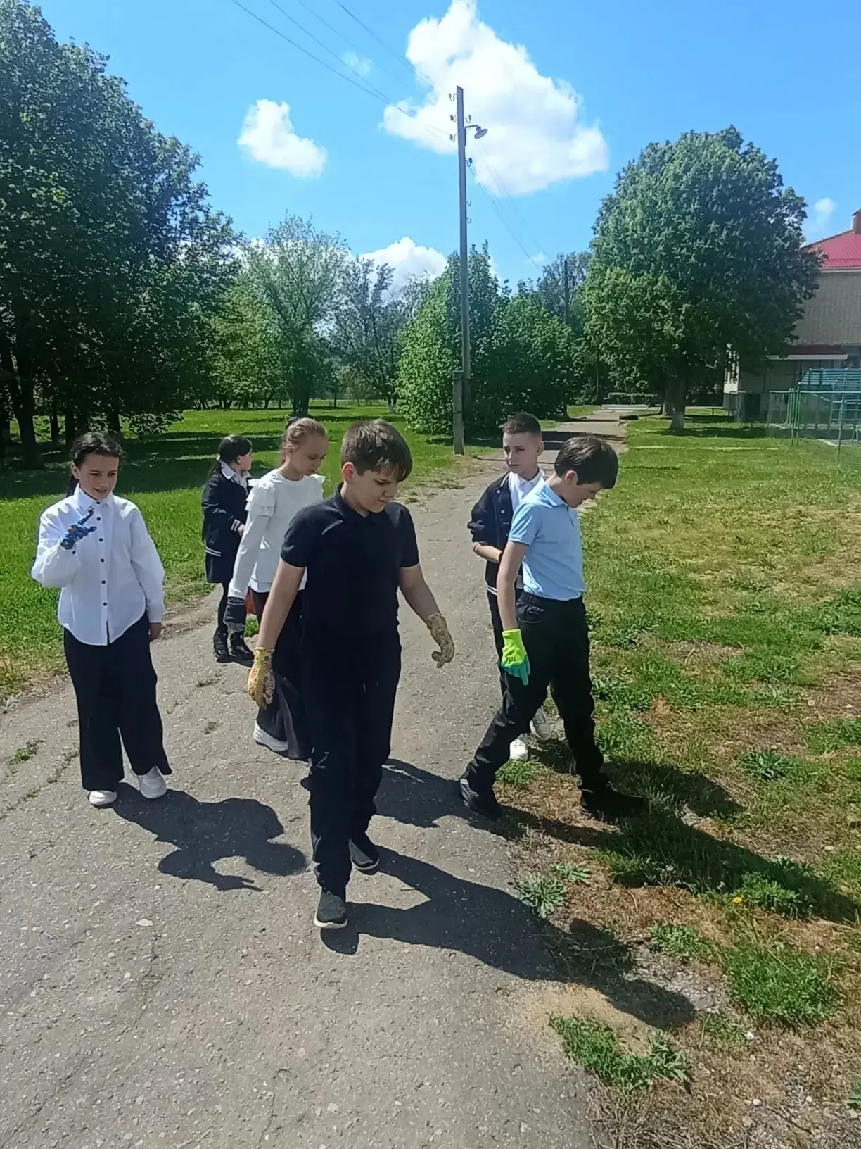 Наши юные защитники природы из 4 класса  ГБОУ ЛНР "Каменская СШ " приняли участие в важ...