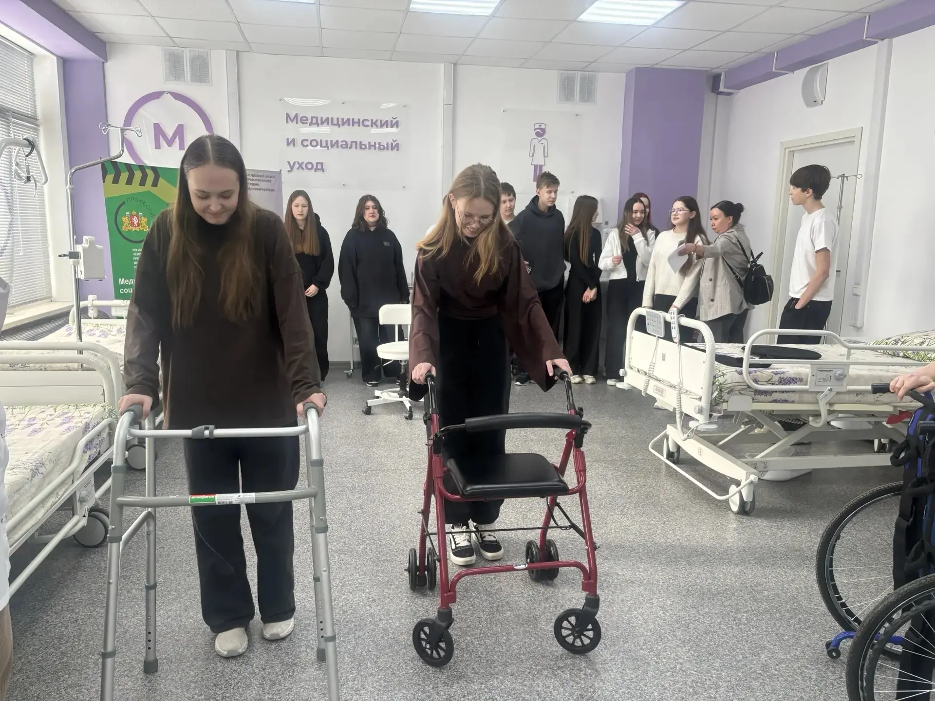 💌 Билет в будущее: школьникам показали рабочие будни медсестры  Ребята из школы № 167 Екатеринбурга 