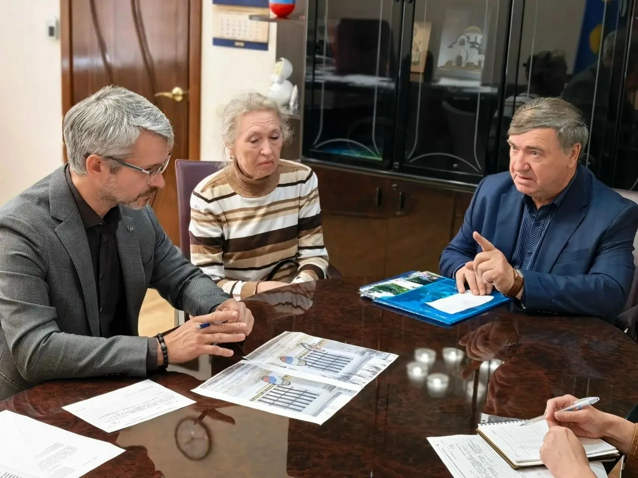 🤝 Глава Тамбовского округа Александр Орионов провёл личный приём граждан. Жители обрат...