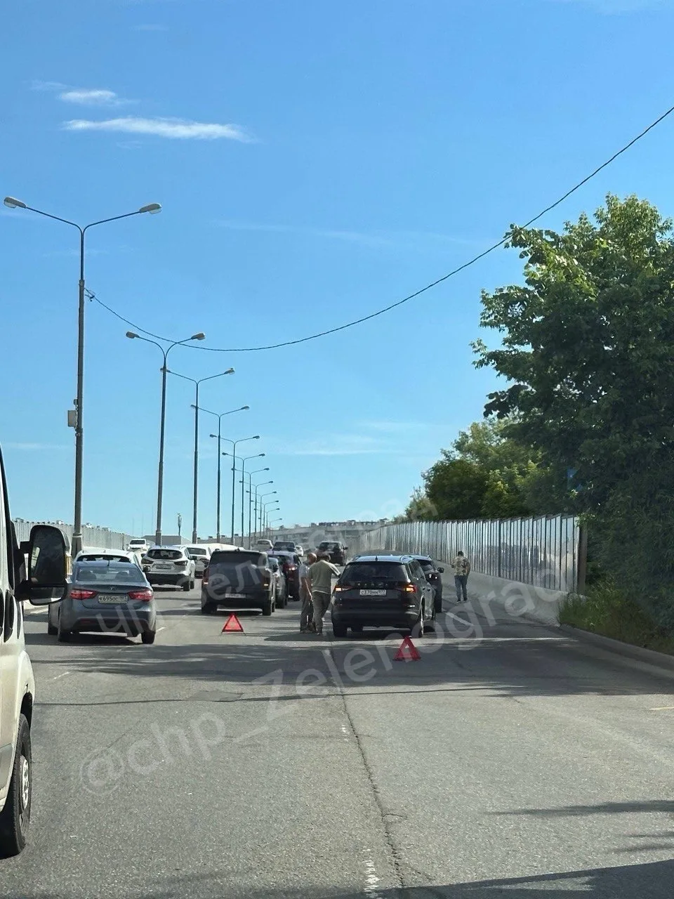 🚨 🚨 На новом мосту в сторону Старого города произошла массовая авария с участием 5-ти автомобилей.