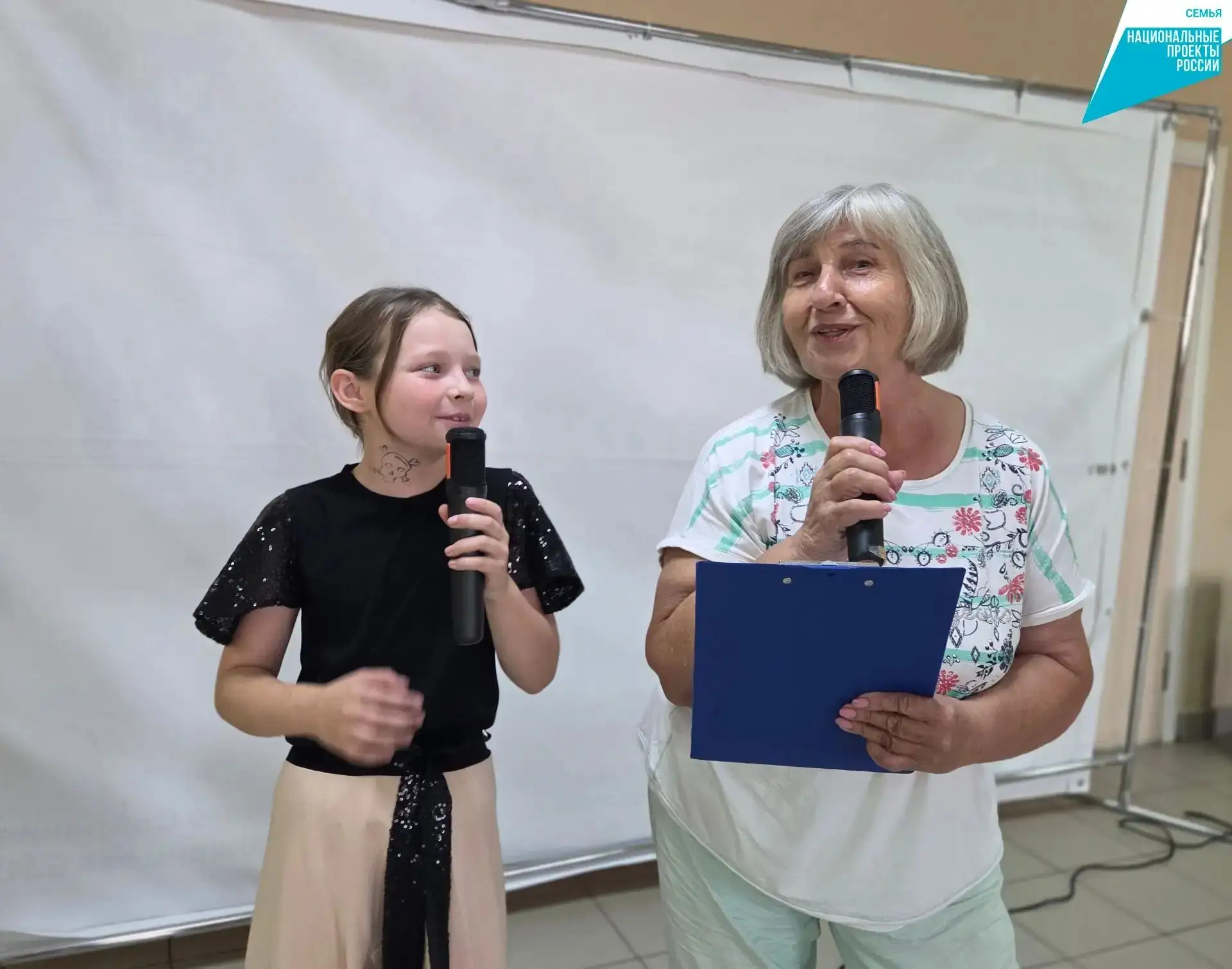 «Бабушка на час»: музыкальный дуэт поколений 🎤🎶💛