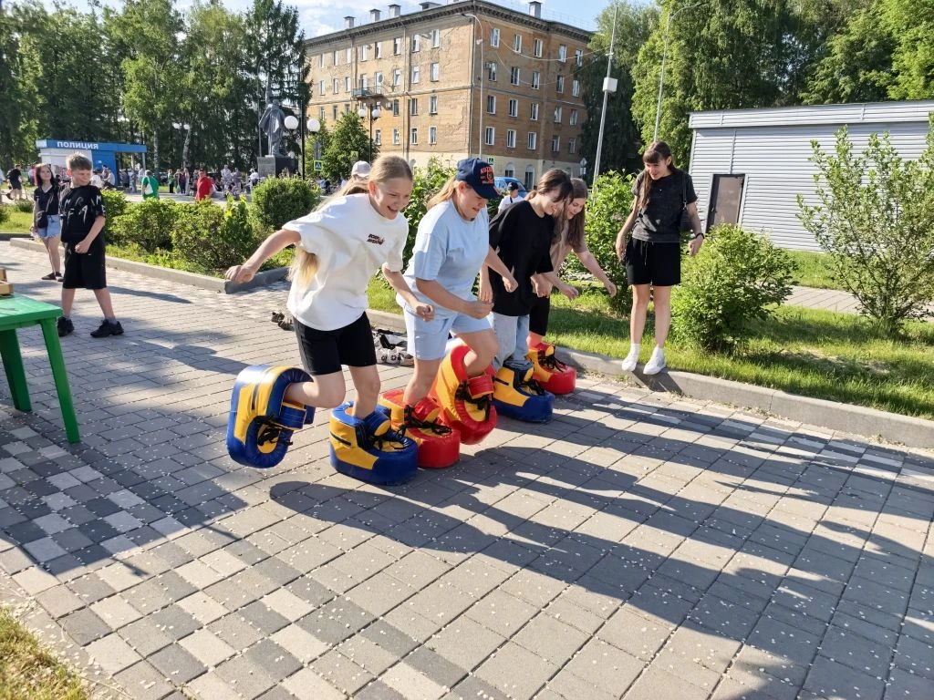 🎉 День России и День города на набережной Кировского района — море радости и ярких впечатлений! 🎉
