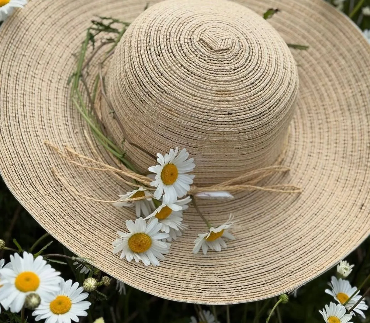 Не ждите, что кто-то сделает вас счастливым🌷
