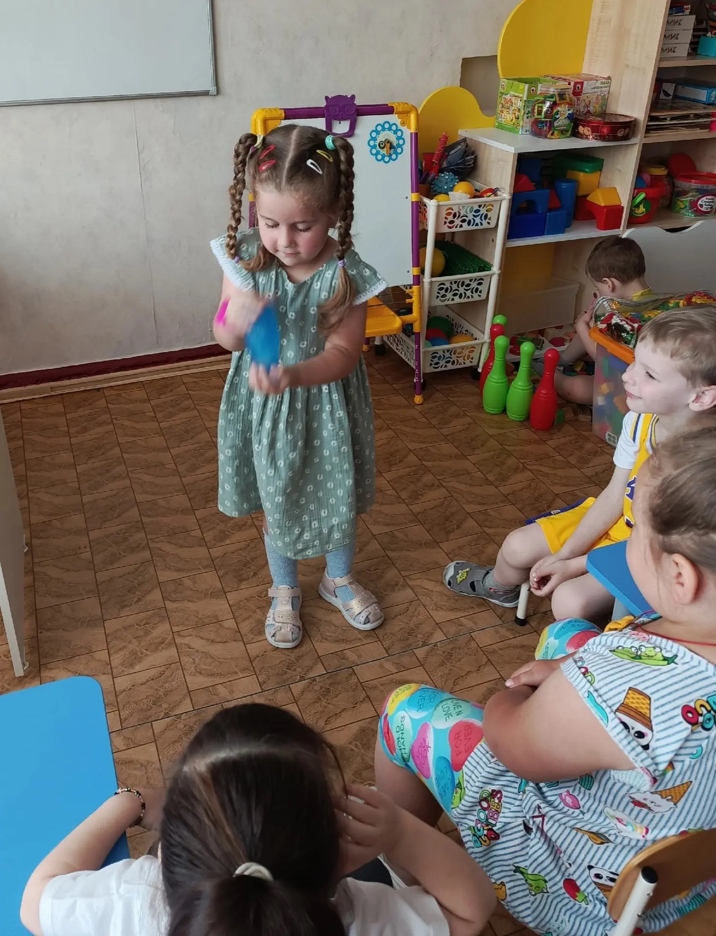 В нашем детском саду прошёл День чудес 💫. 

👧Дети вспомнили волшебные сказки и  окрашивали воду в 