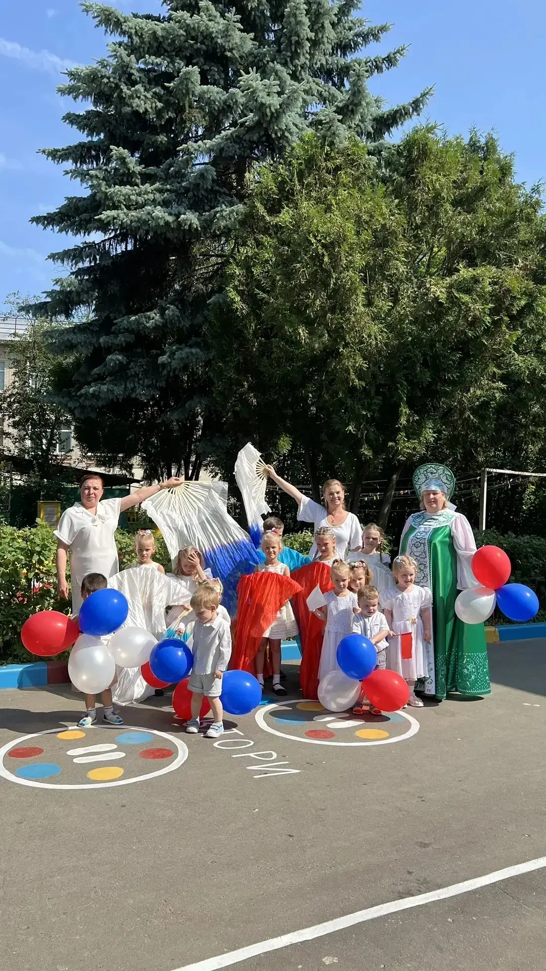 С Днем России, малыши и вся наша большая семья детского сада! 🇷🇺

Сегодня наш детский сад наполнил