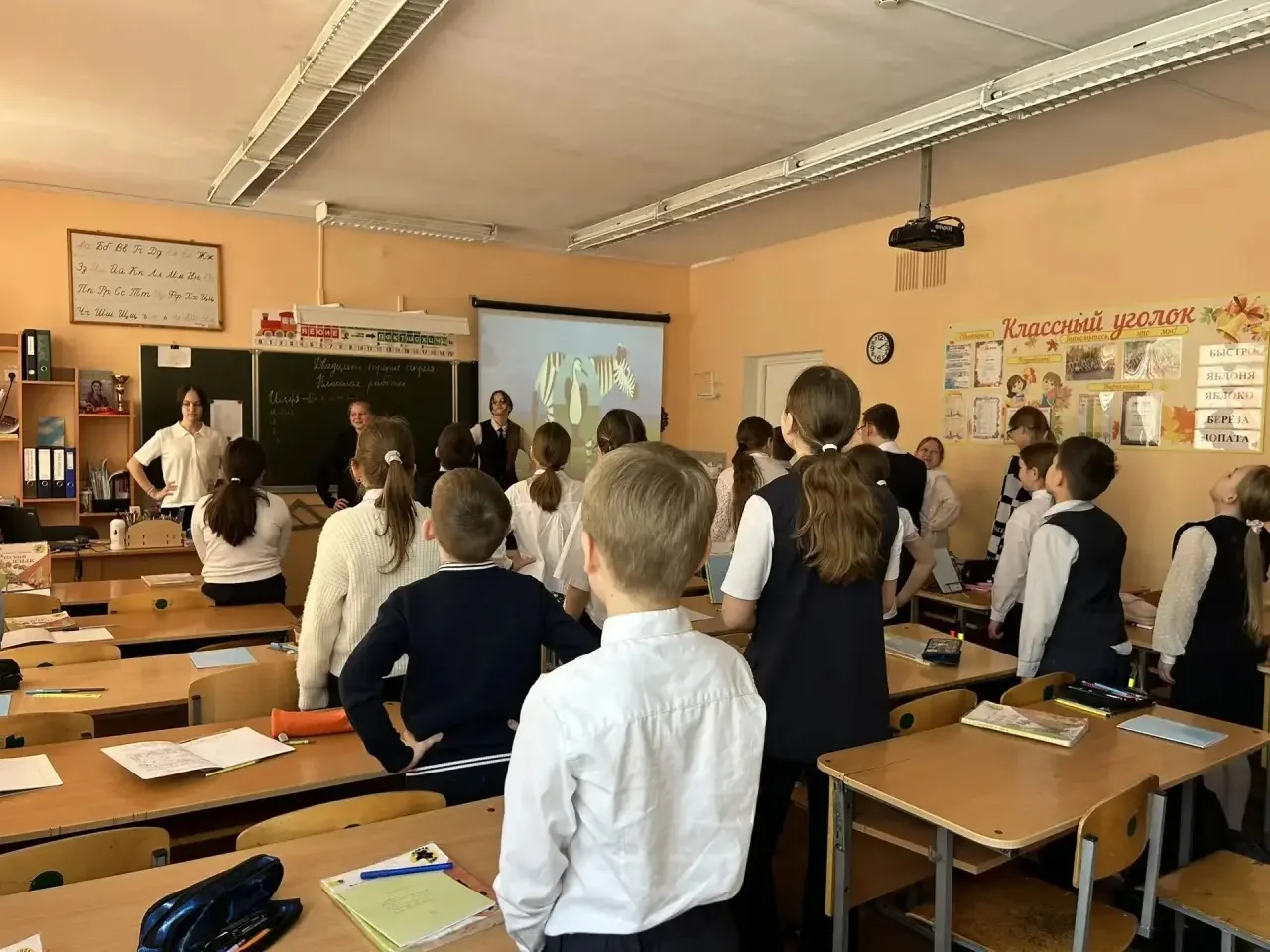 🌞 Весенняя неделя добра: заряд позитива от 8 «Е»! 🌞  В рамках «Весенней недели добра» ученики 8 «Е» 