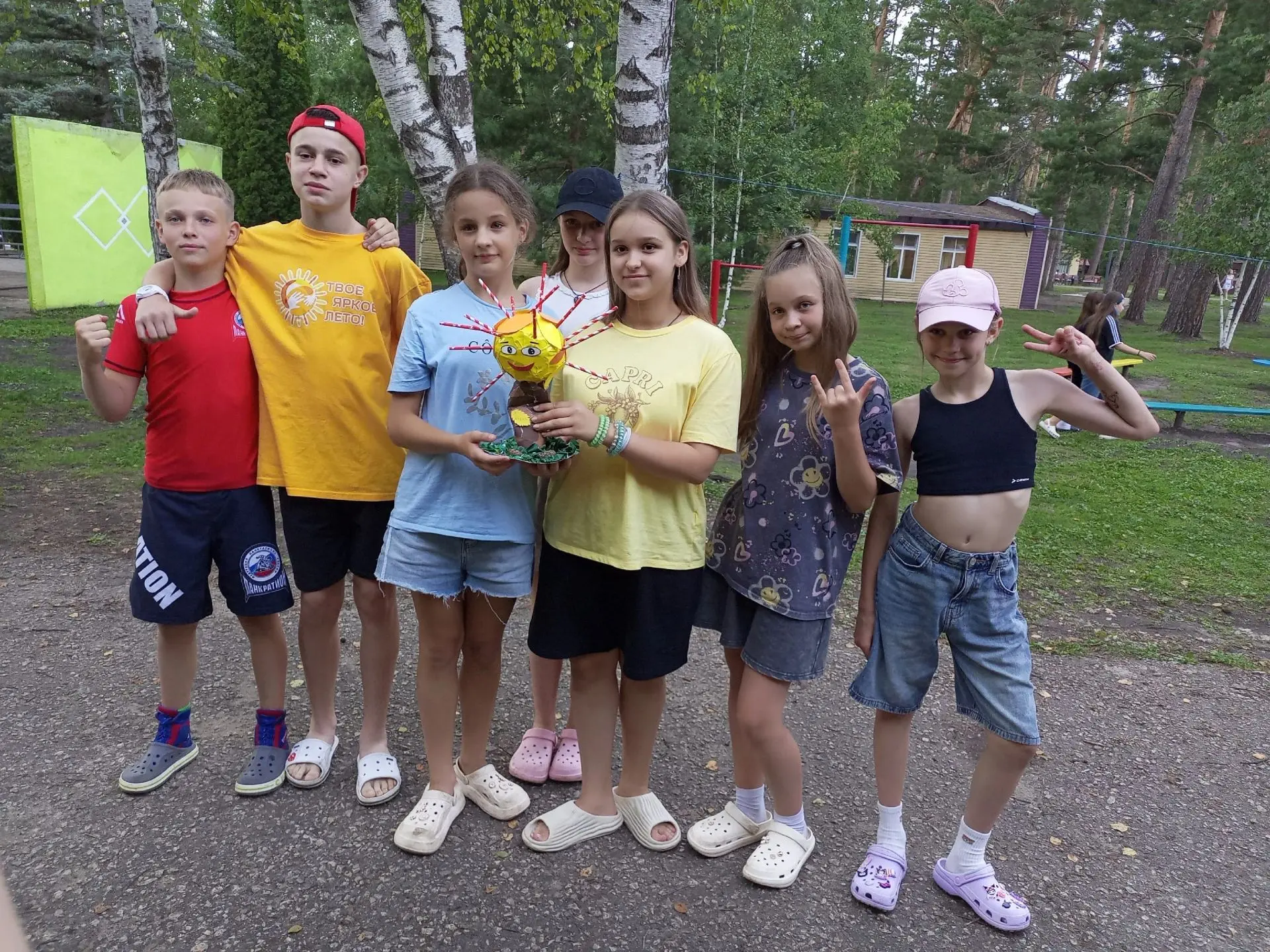 ✨ Всем привет! На связи 3-й отряд «Важные шишки»! 😎