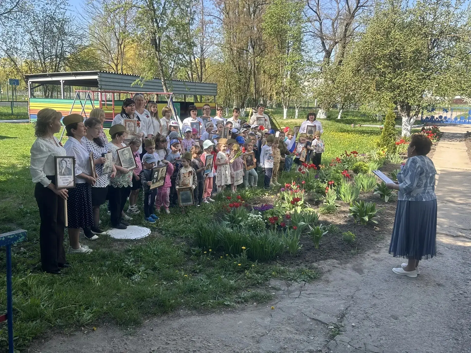 В нашем детском саду уже стало доброй традицией проведение акции "Бессмертный полк". И ...