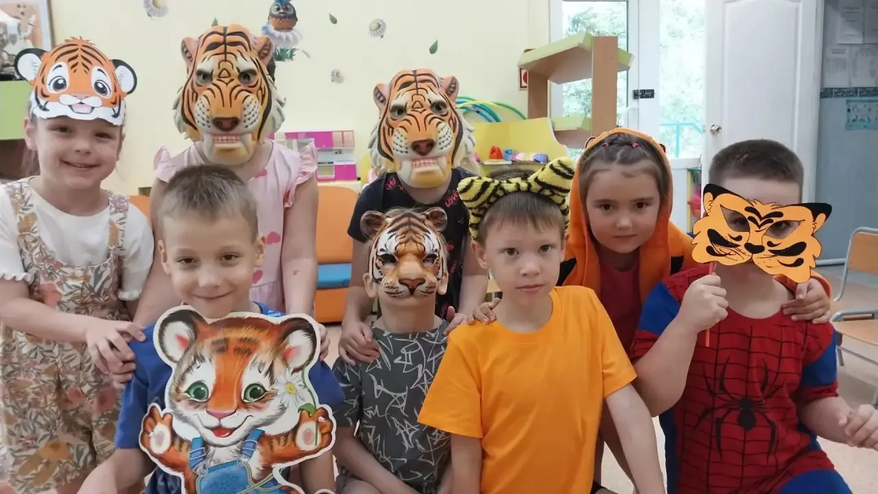 Р-р-рычащий праздник в нашем саду! 🐯

Сегодня у нас особенно громко, ярко и немного полосато! Мы от
