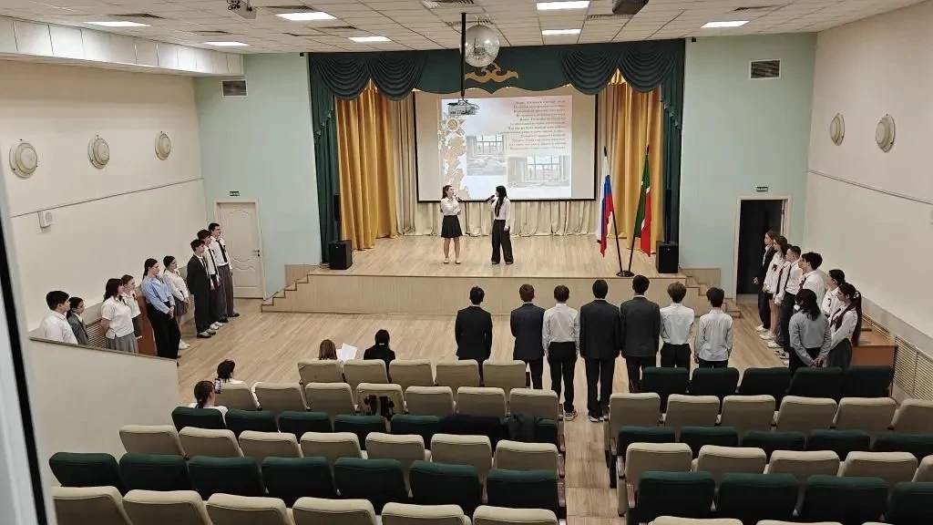 🎖️ 7 май көнне безнең гимназиядә 10 сыйныф укучылары өчен Бөек Җиңүнең 81 еллыгына багышланган танта