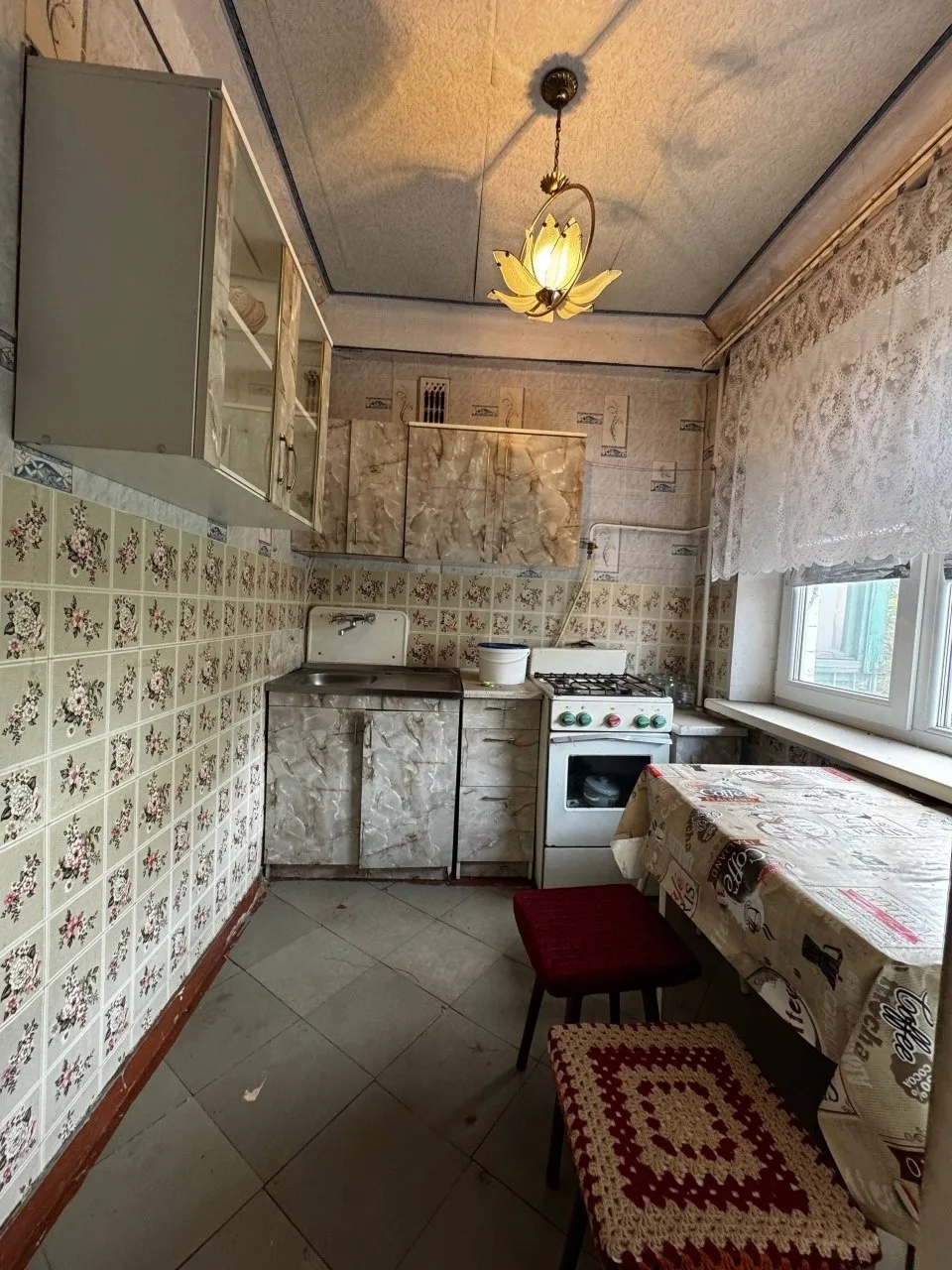 Продам 2-ком. квартиру в Калининском районе, ул. 40 лет Украины, 48, 4/5 (не угловая). Общая площадь