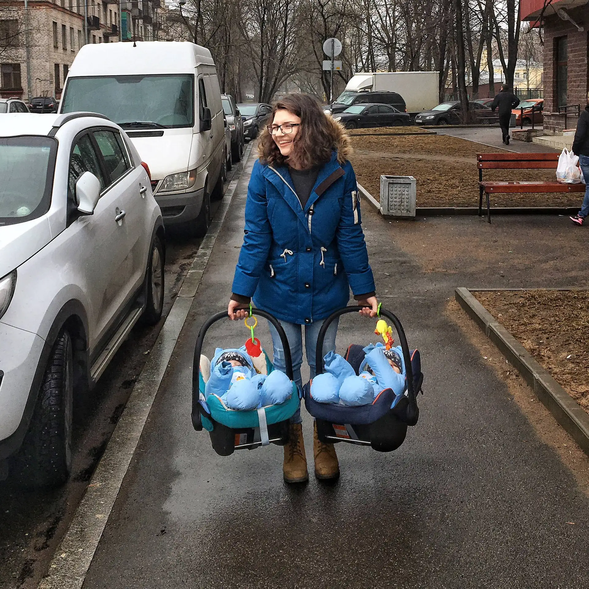 Просто напомню вам, насколько быстротечно время: этим пуговкам в автокреслах будет 10 лет через две 