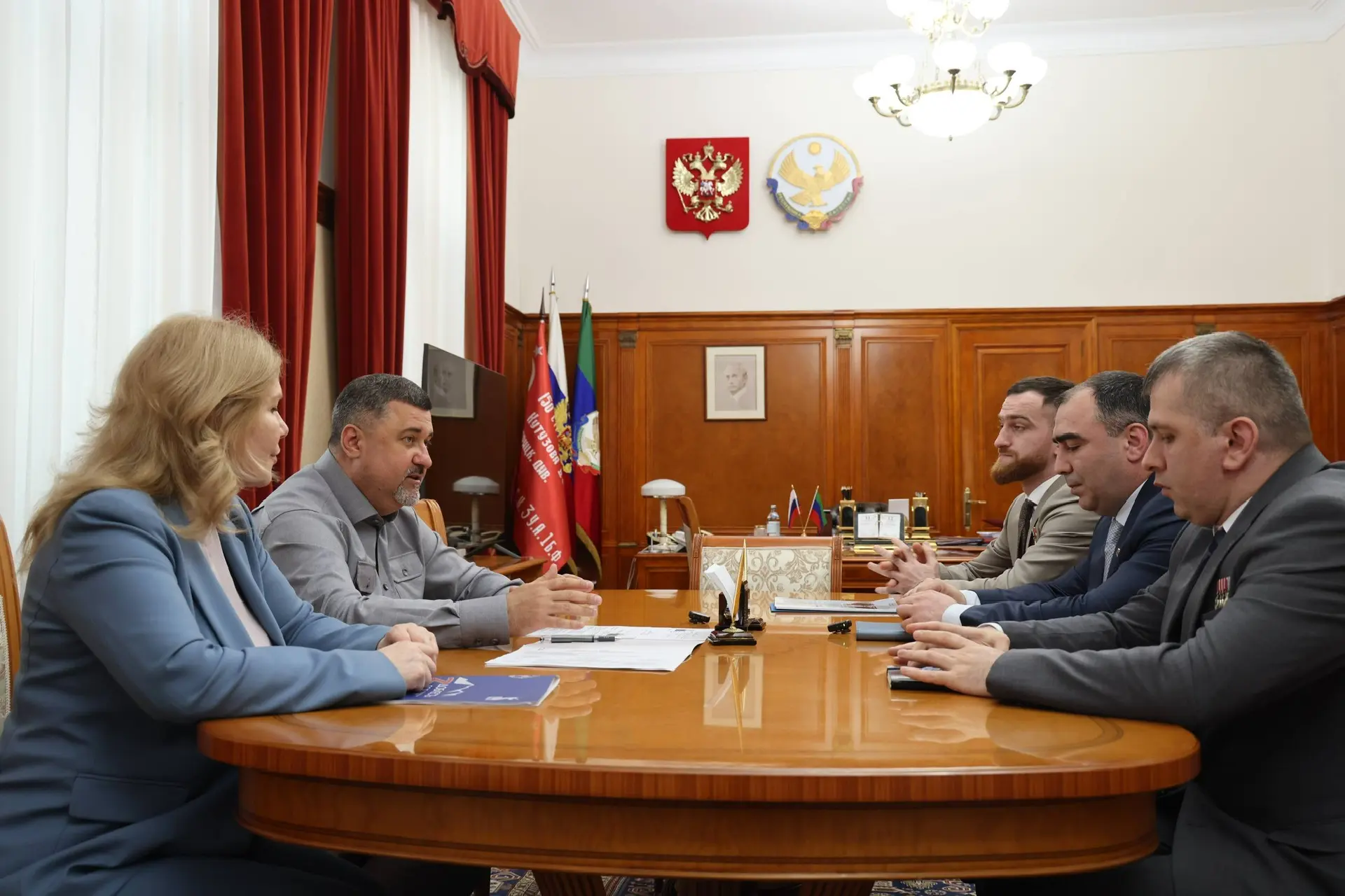 📍 Фёдор Щукин встретился с участниками программы «Время героев».  С Героями России Темирланом Абутал