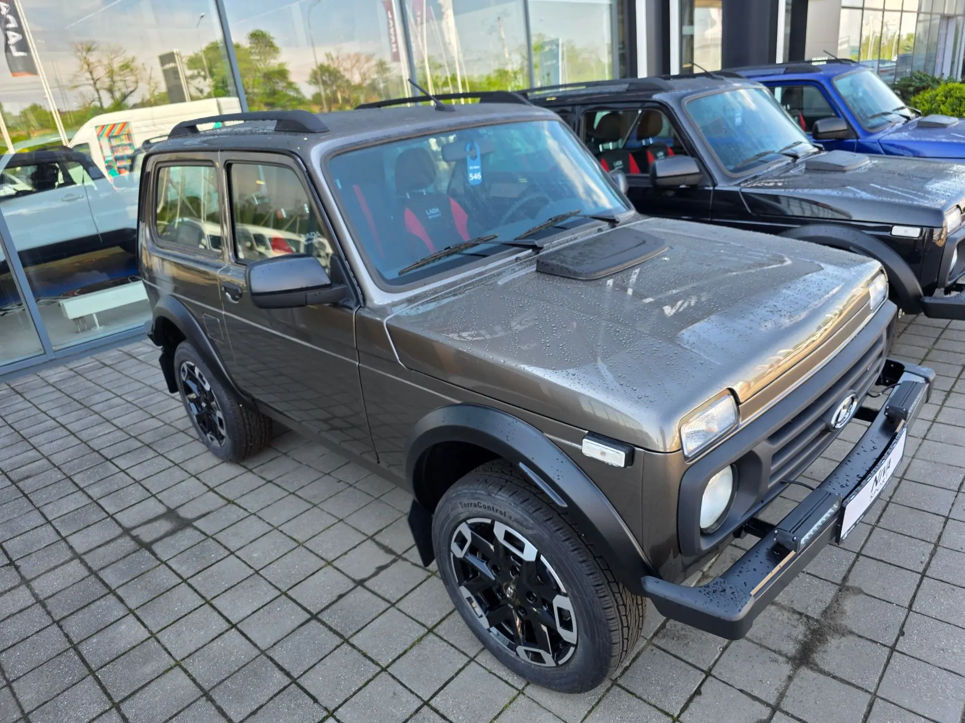 🚨🔥 Niva Sport 2026 за миллион — но люди всё равно уходят. Почему?
Я приехал в дилерский центр, куд