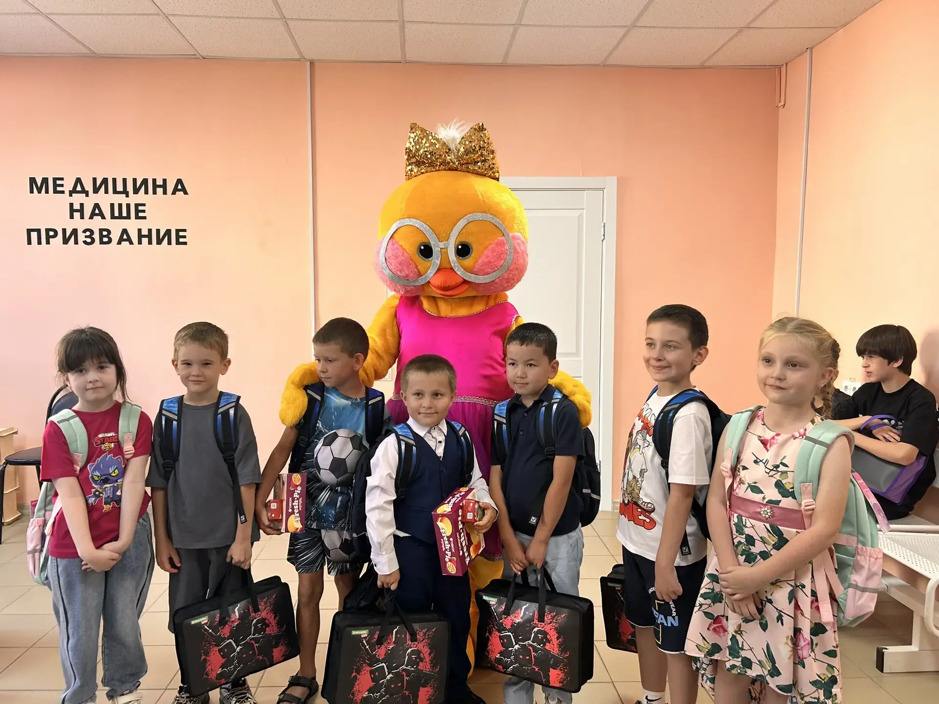 В преддверии Дня знаний в ГБУЗ «Новосергиевская районная больница» по доброй традиции п...