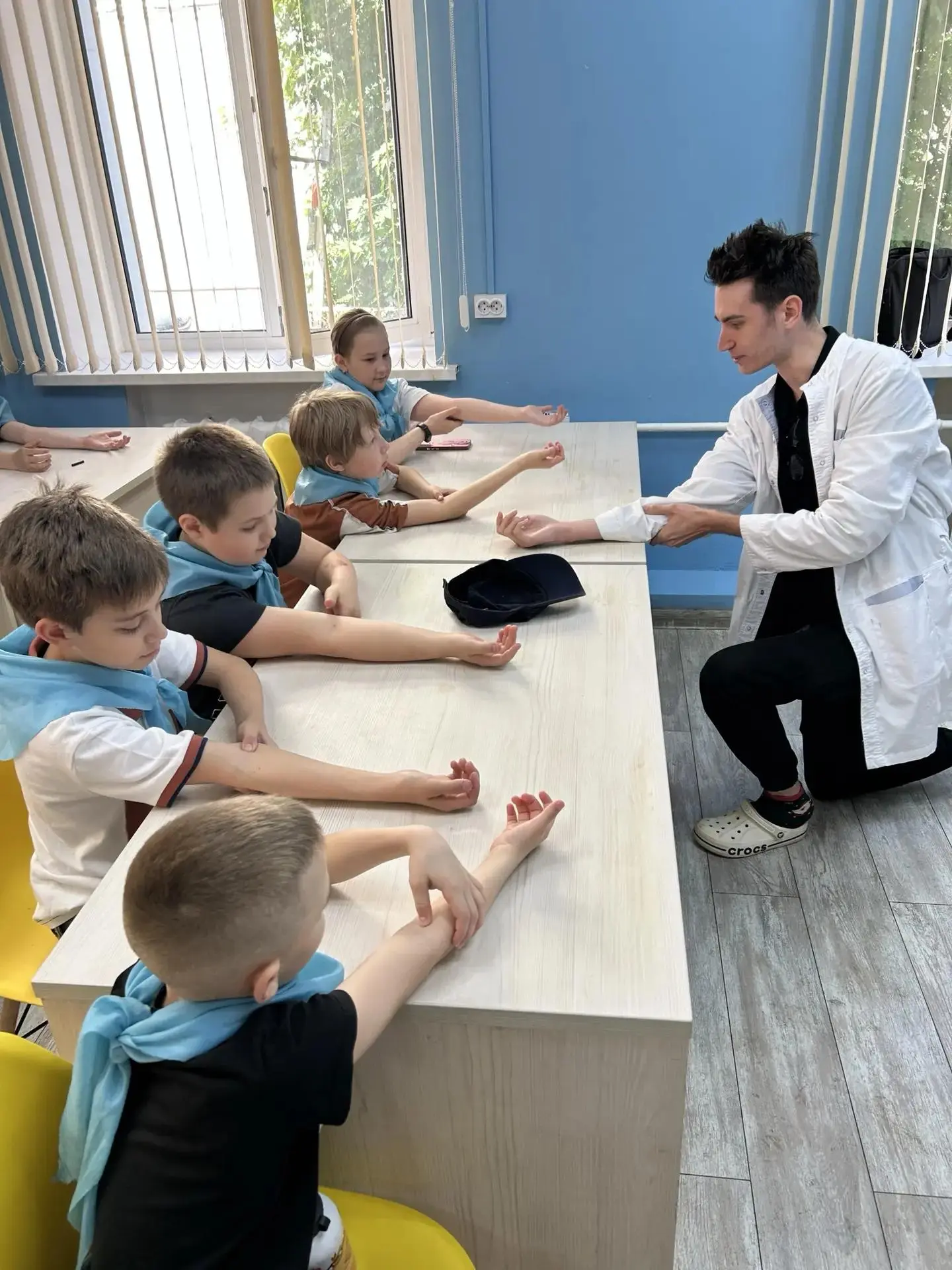 👩🏼‍⚕️🩺 05.062026 воспитанники школьного лагеря в Юном Докторе получили самое ценное ...