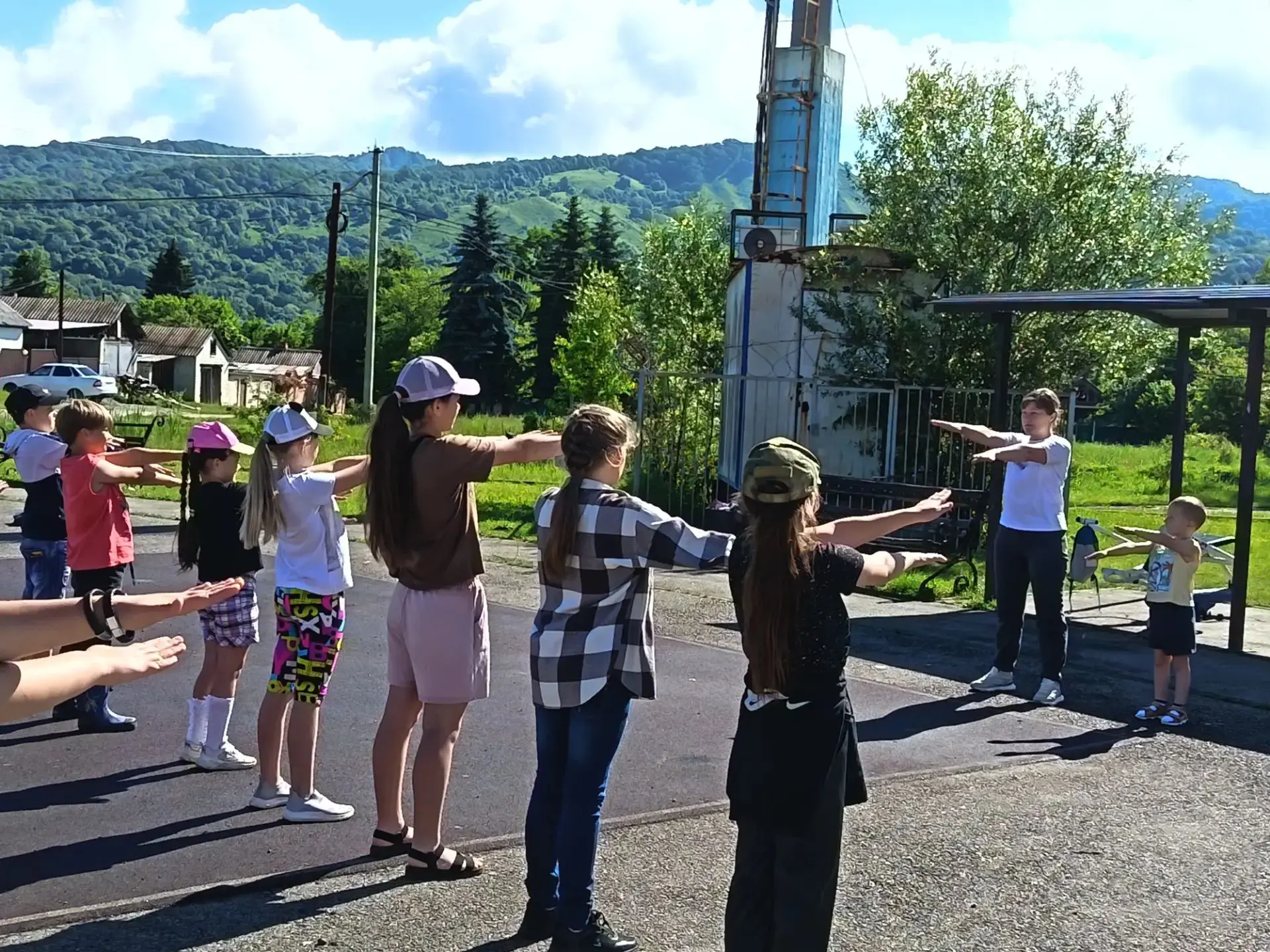 🌈 Сегодня в нашем пришкольном лагере Радуга состоялся удивительный тематический день «Национальная 
