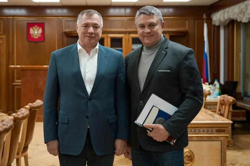 ⚡️ Строительство жилья в ЛНР идет хорошими темпами  Глава ЛНР Леонид Пасечник и зампред Правительств