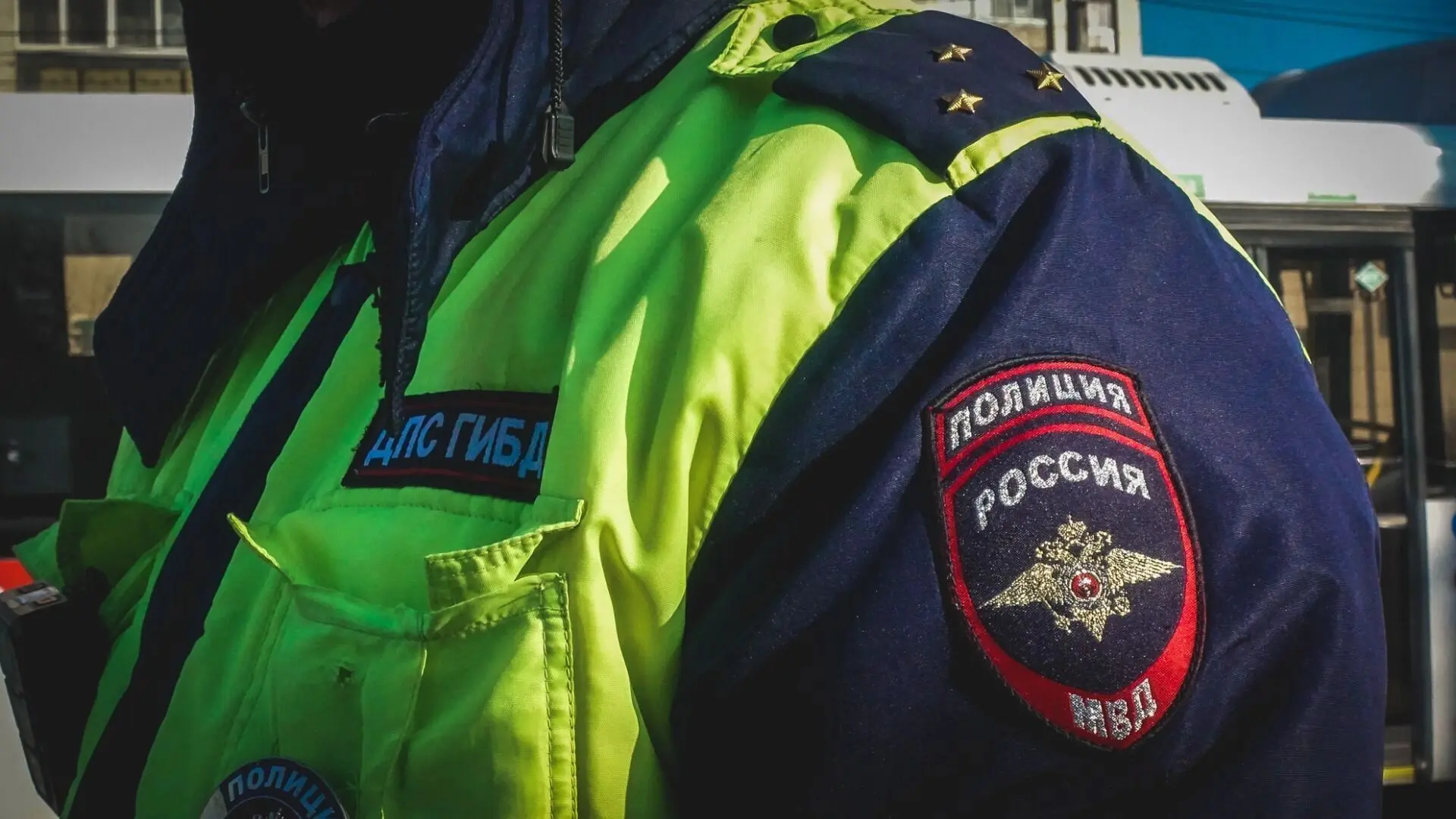 В Радужном бывший сотрудник ДПС пойдёт под суд за взятку и незаконный бизнес  Завершено расследовани