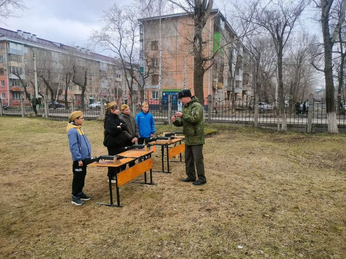Зарница 2.0 Наша школа с гордостью приняла участие во всероссийской игре "Зарница 2.0". Мы представи
