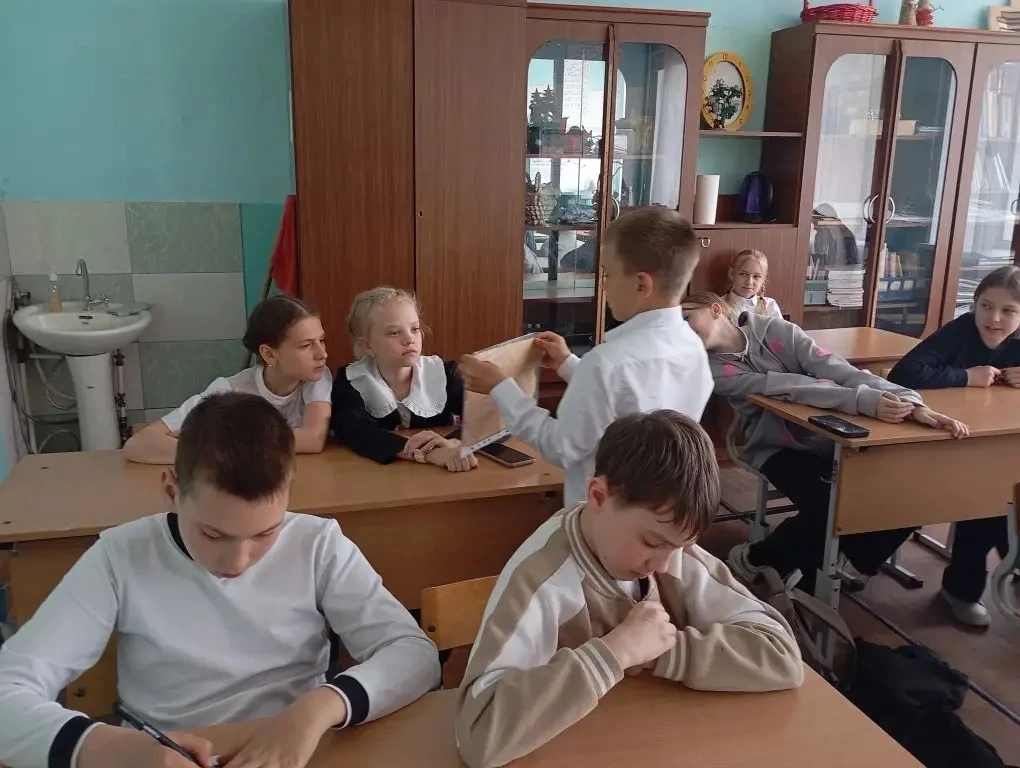 Международный культурно-гуманитарный проект "О будущем. Киноуроки в школах России" 🎥🎥🎥 Цветущий май!