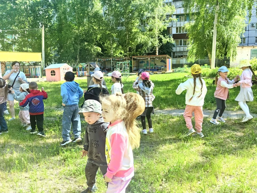 Поздравляем с Днём защиты детей 👨‍👩‍👧‍👦