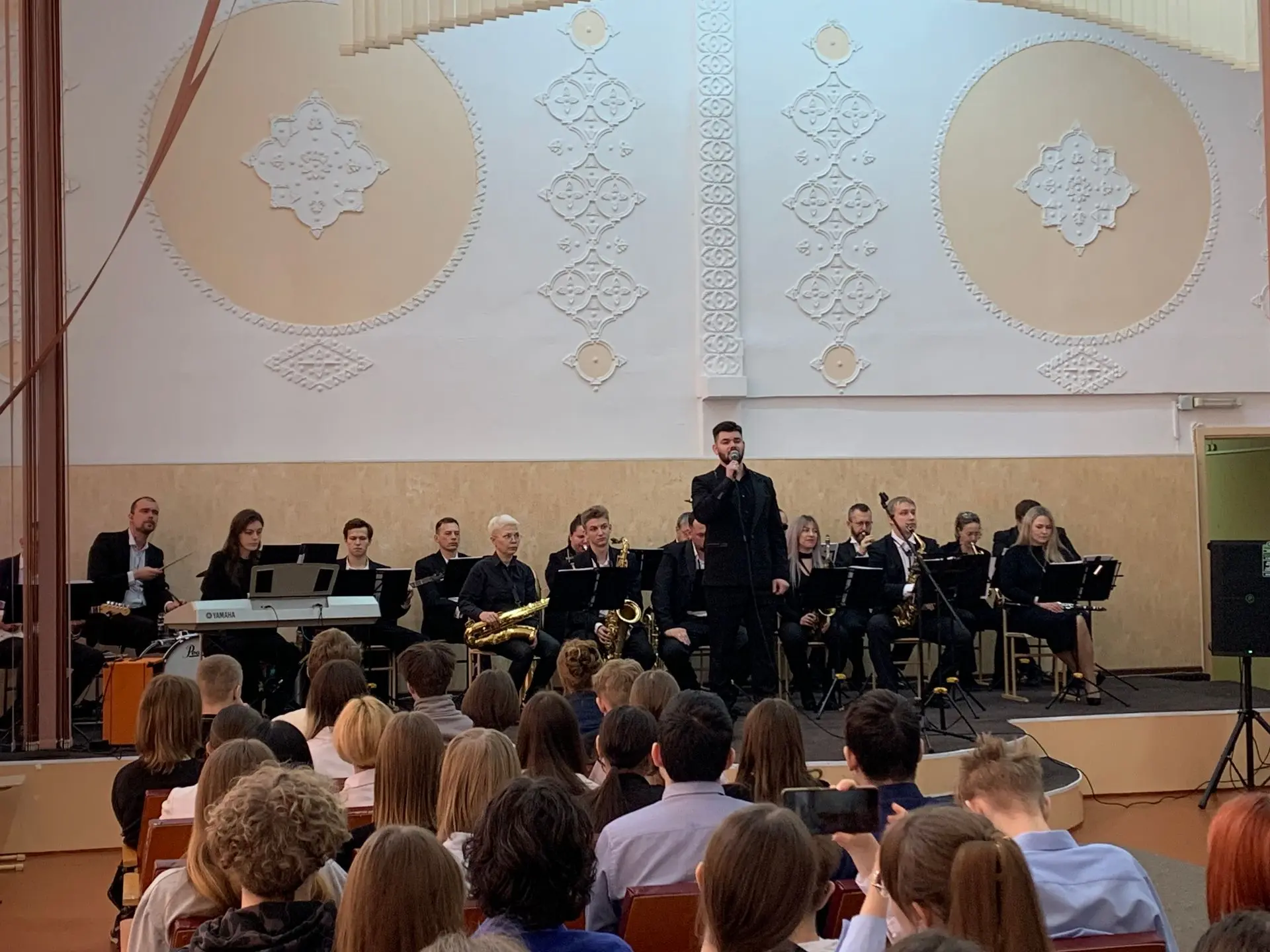 🎺 Концерт государственного джаз-клуба «Геликон» прошёл в нашей школе👏✔️ В рамках программы «Пушкинск