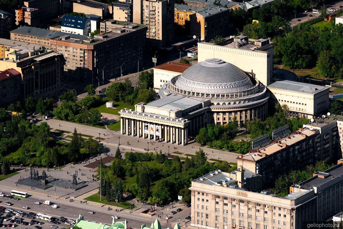 Такси из Новосибирска в Москву

Надёжный трансфер через всю Россию: от Сибири до столицы
Планируете 