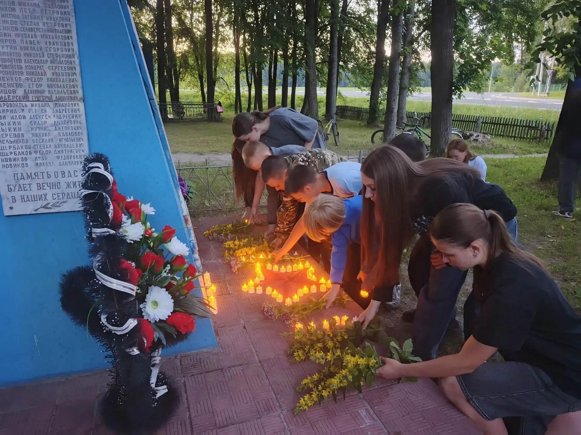 📌В преддверии Дня памяти и скорби, обучающиеся Хмелевской школы, жители посёлка Алексеевский  присо