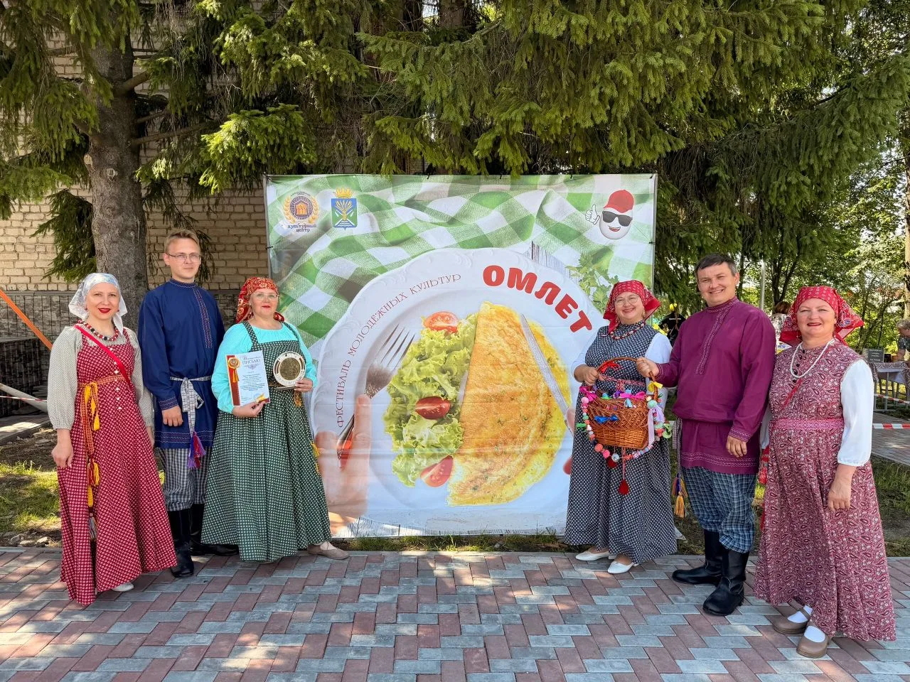 Сегодня мы побывали на многонациональном фестивале „МИКСкультур“ в деревне Баранникова....