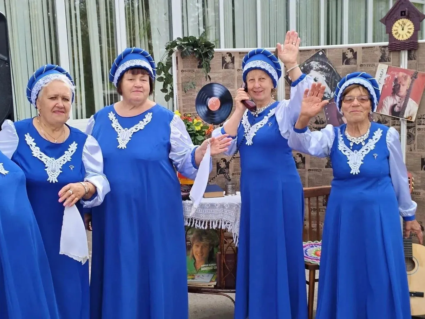 🎉 Цветные плашки, кольцеброс, кастомизация шопперов, Эбру: как прошёл День пожилого че...