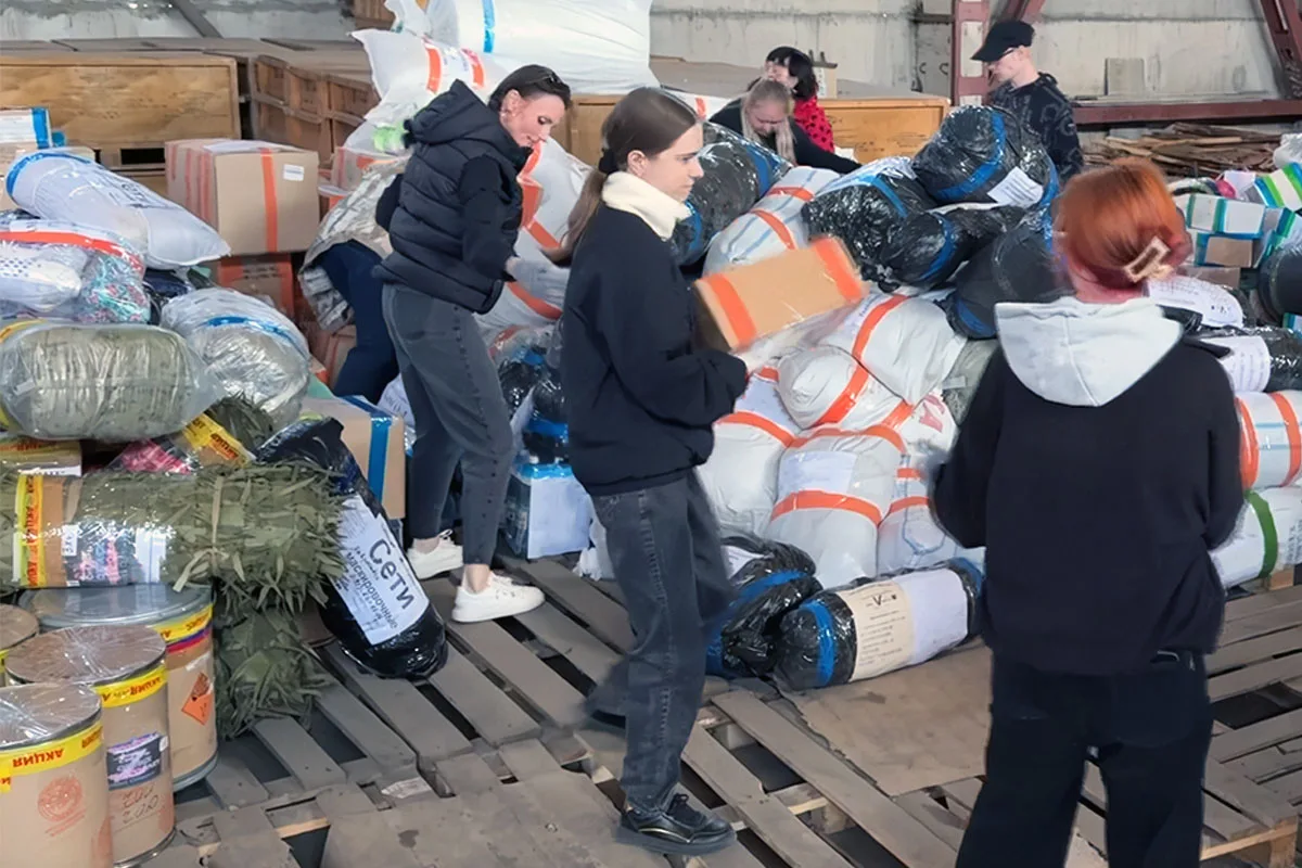 Волонтеры Алтайского края отправили полезный груз бойцам  🚛 Участники фонда «За СВОих» собрали и отп
