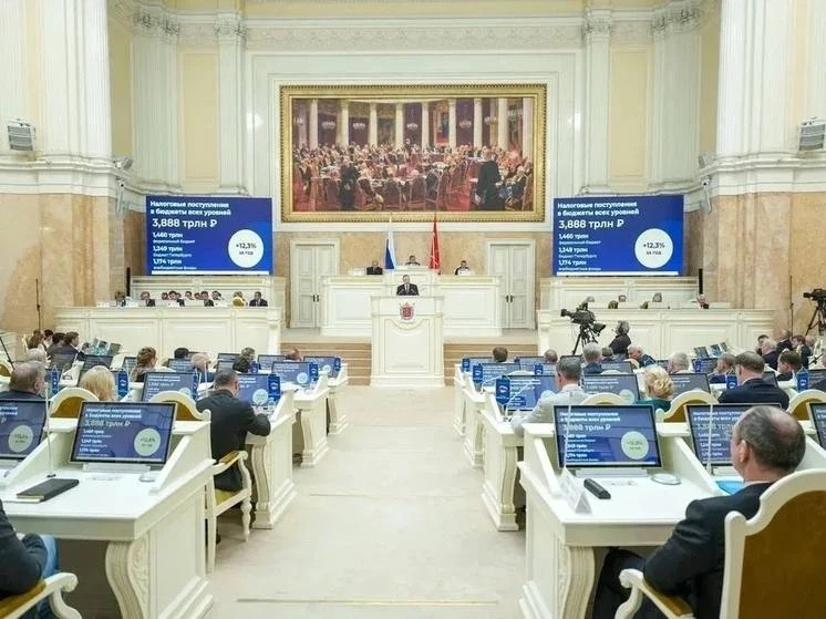 Петербург продолжит развивать городской транспорт   Отчёт показал, что программа «10 приоритетов раз