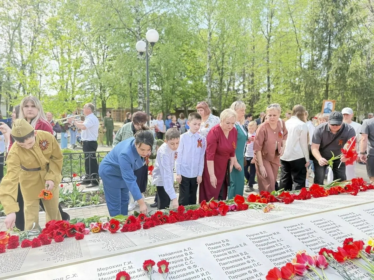 🔥Сотрудники и воспитанники Черемисиновского центра соцпомощи «Содействие» приняли участие в торжеств