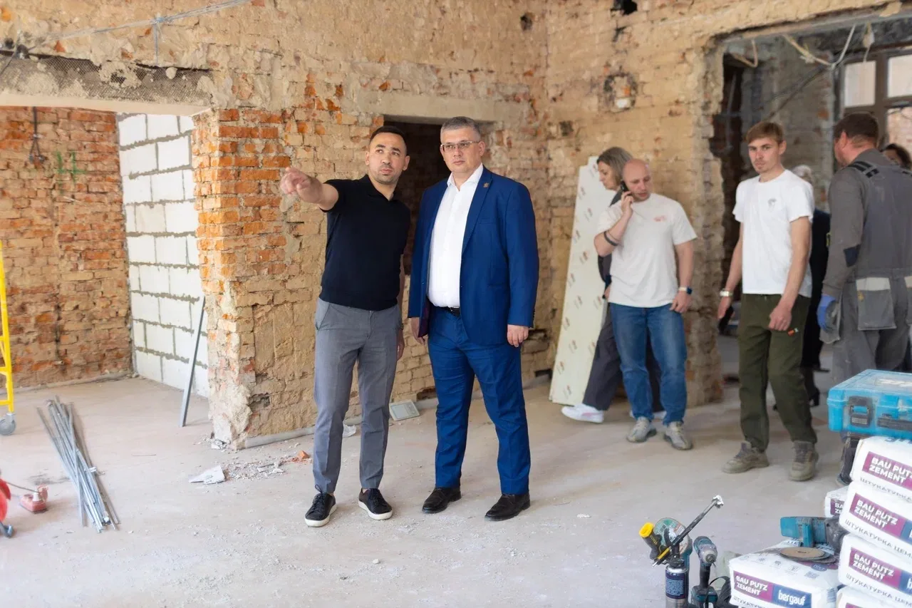 Продолжаю контролировать капитальный ремонт в школе №1 на улице Соболева.  На данном этапе подрядчик
