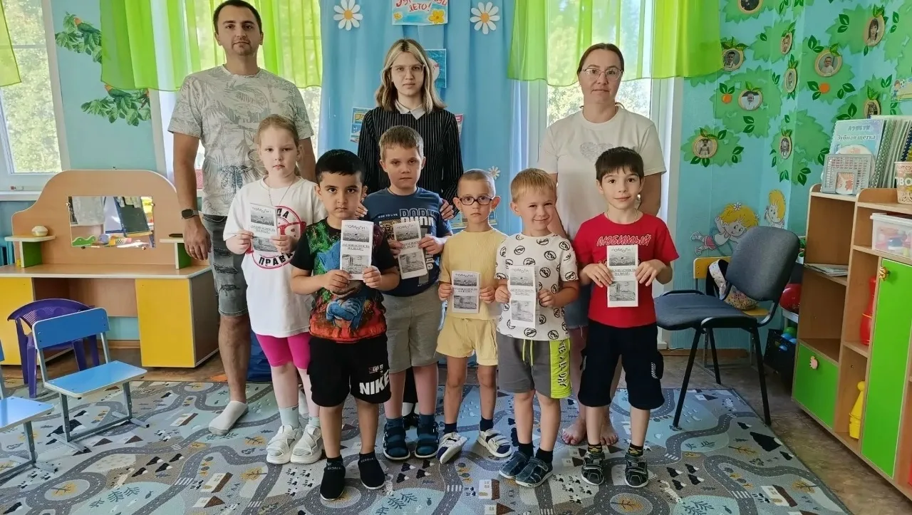 В группе «Попугайчики» прошла очень полезная и важная беседа на тему «Безопасность на в...