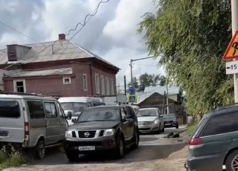 🚗 В центре Ульяновска внутриквартальные дороги на Набережной реки Симбирки и улице Вор...